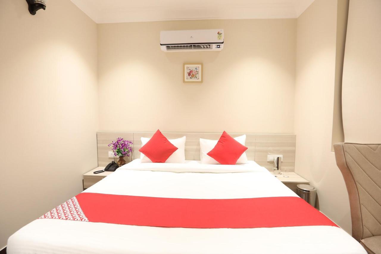 Hotel Oyo 43009 The Palm Green Indraprastha Exterior foto